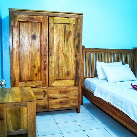 Kj Purple House Senggigi Apartment Exterior photo